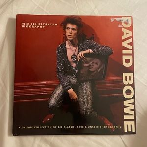 David Bowie: The Illustrated Biography by Gareth Thomas HARDCOVER BOOK